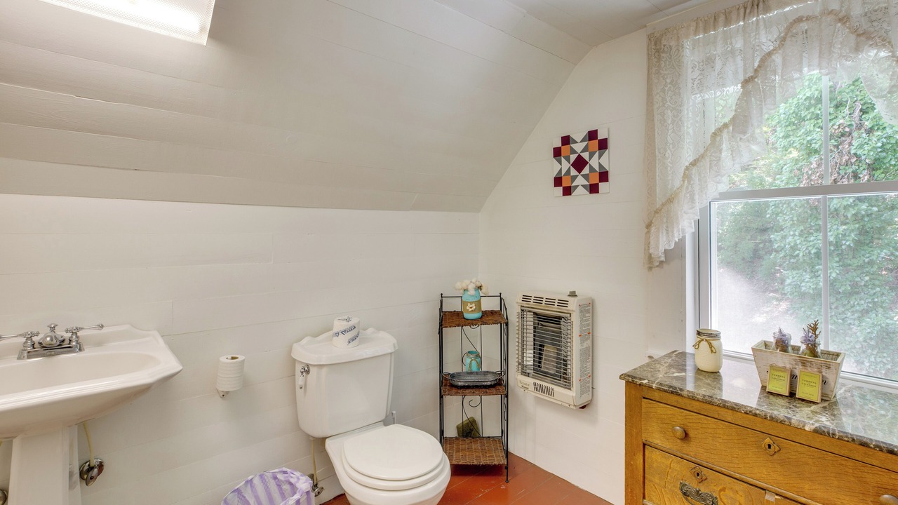 Photo of Bathroom in West Jefferson