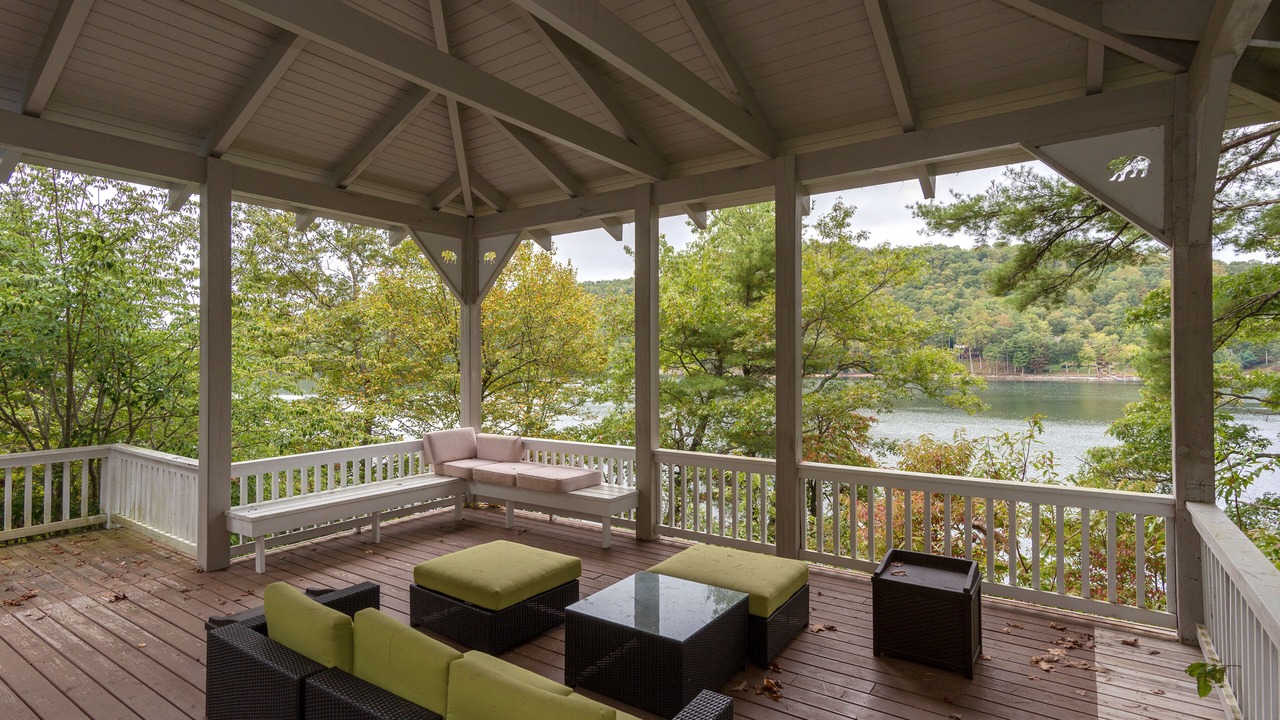 Photo of Patio Balcony in Cullowhee