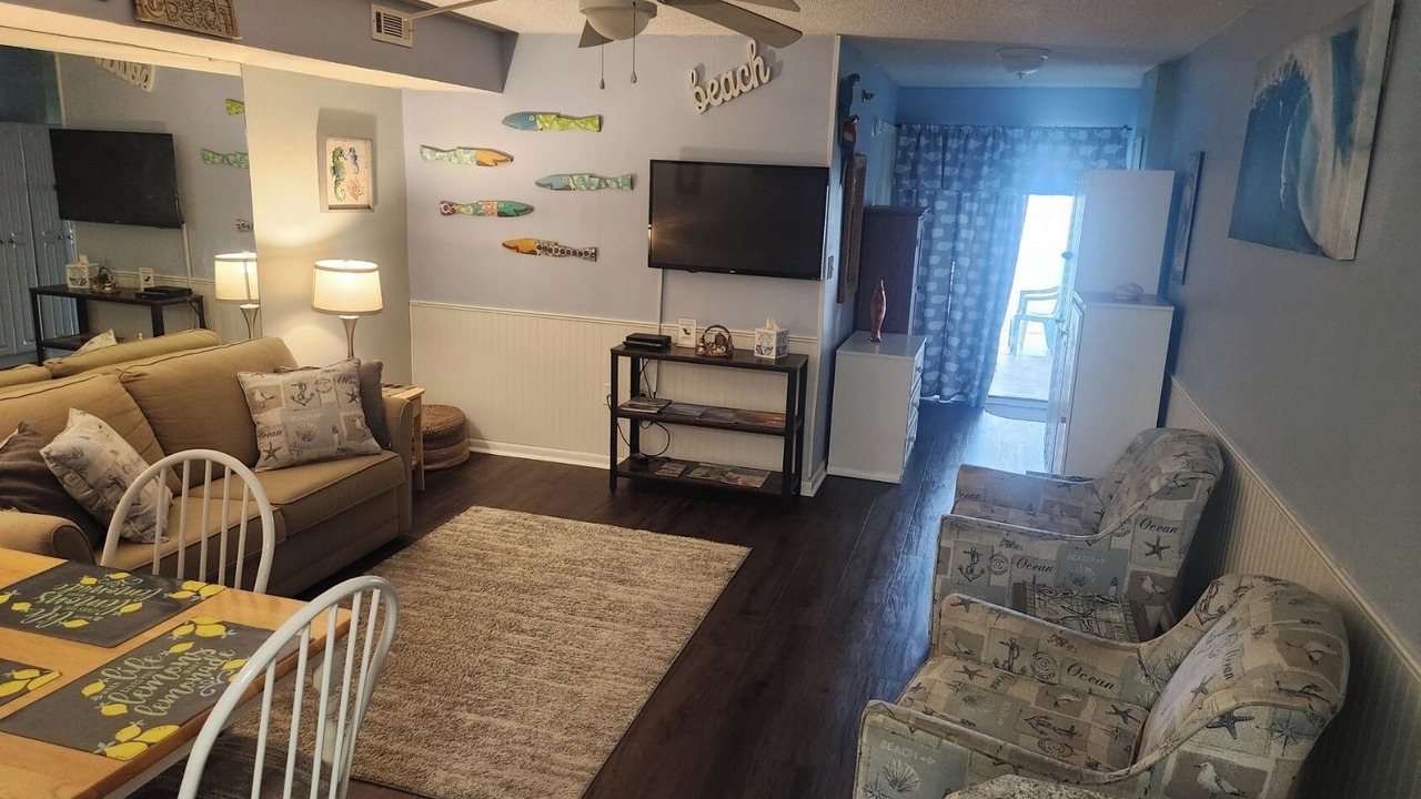 Photo of Livingroom in Crescent Beach