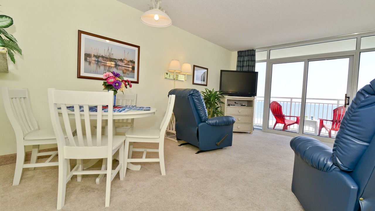 Photo of Livingroom in Crescent Beach