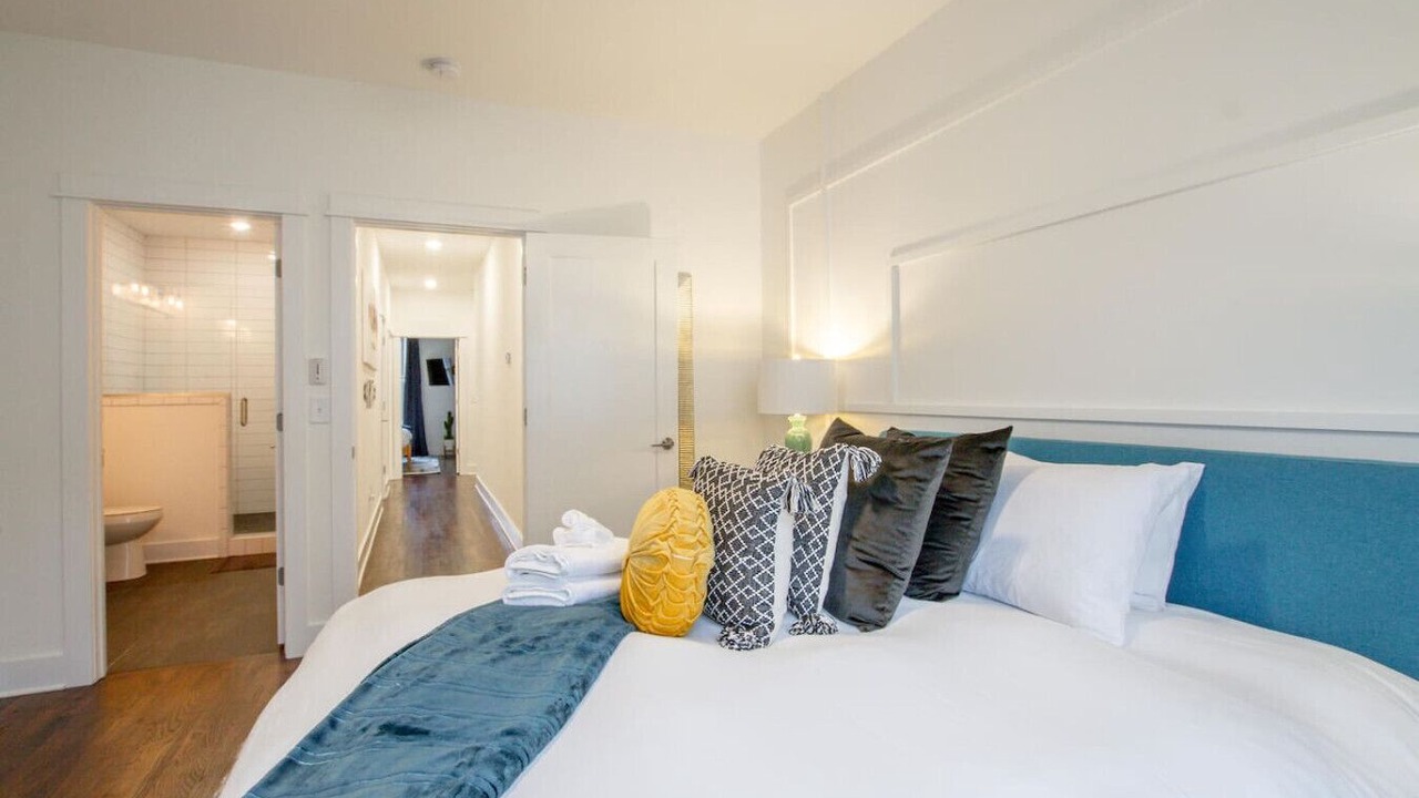 Photo of Bedroom in Hillsboro West End