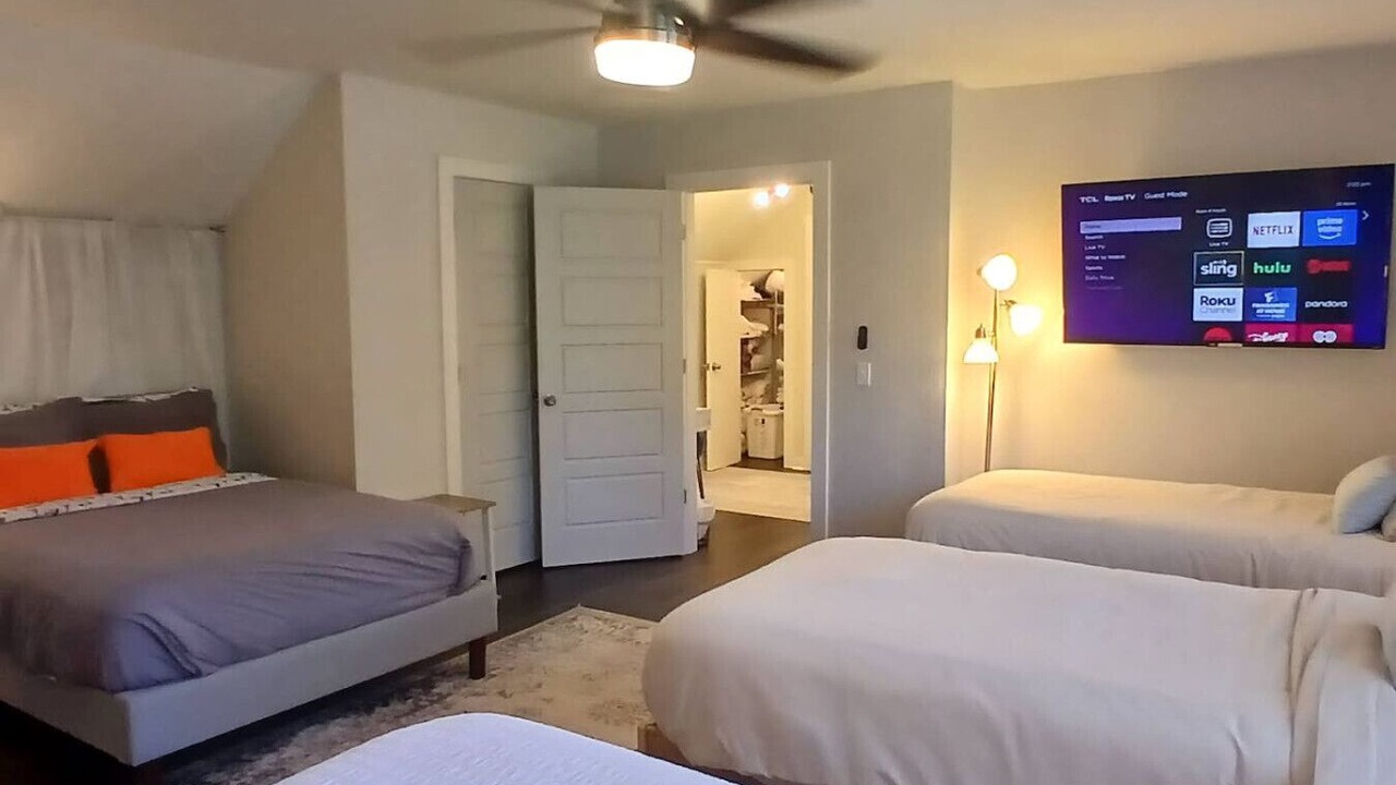 Photo of Bedroom in Inglewood