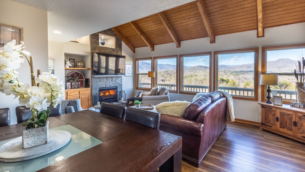 Photo of Livingroom in Bryson City