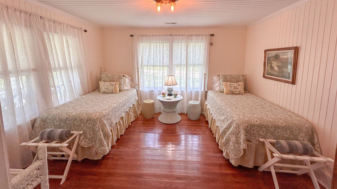 Photo of Bedroom in Wanchese