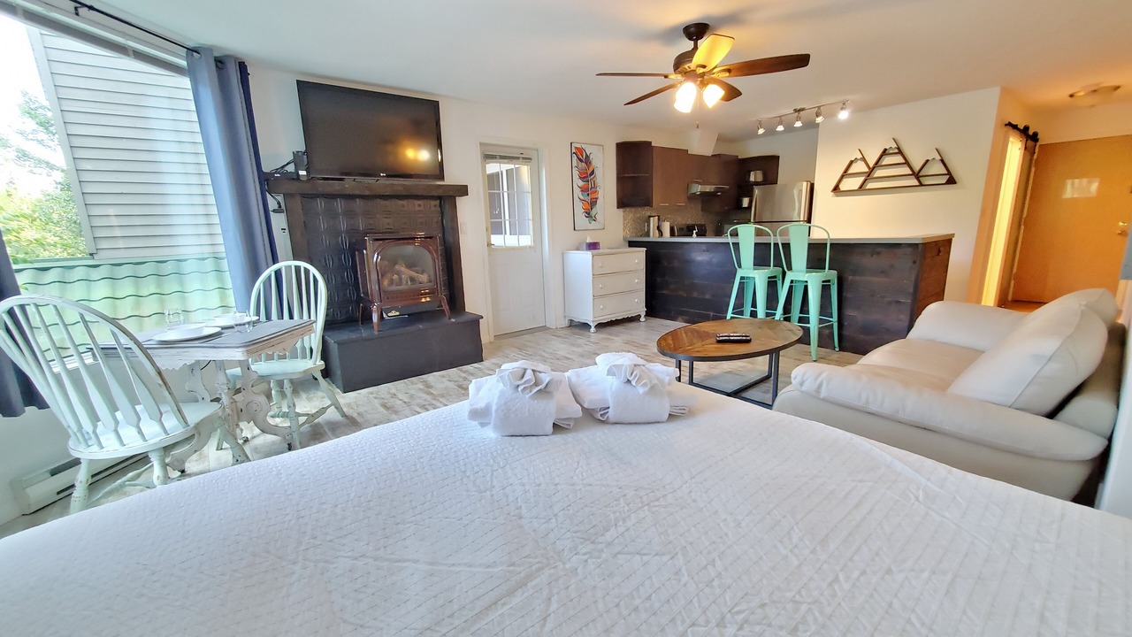 Photo of Livingroom in East Kootenay
