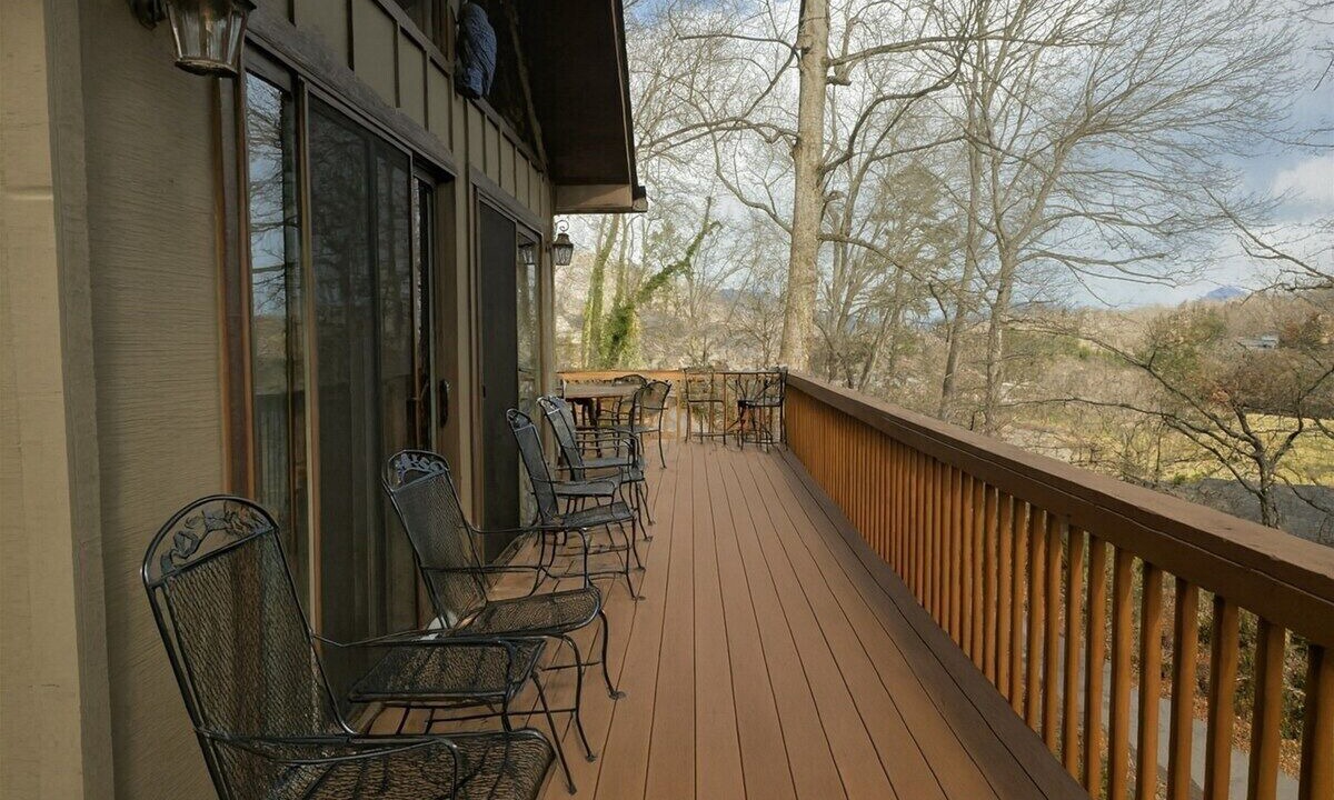 Photo of Patio Balcony in Lake Junaluska