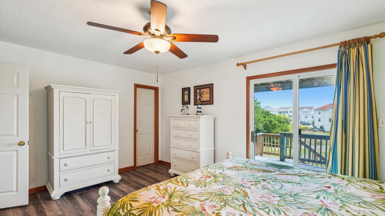 Photo of Bedroom in Whalehead Beach