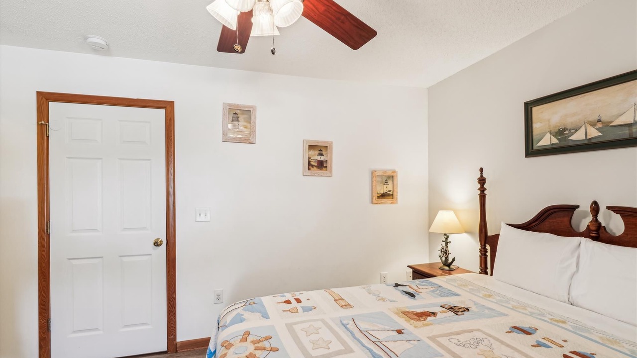 Photo of Bedroom in Whalehead Beach