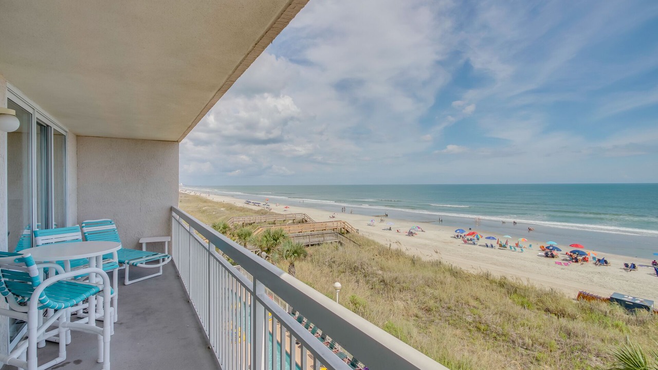 Photo of Patio Balcony in Crescent Beach