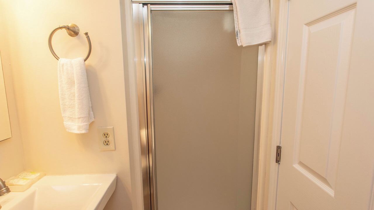 Photo of Bathroom in Garden City