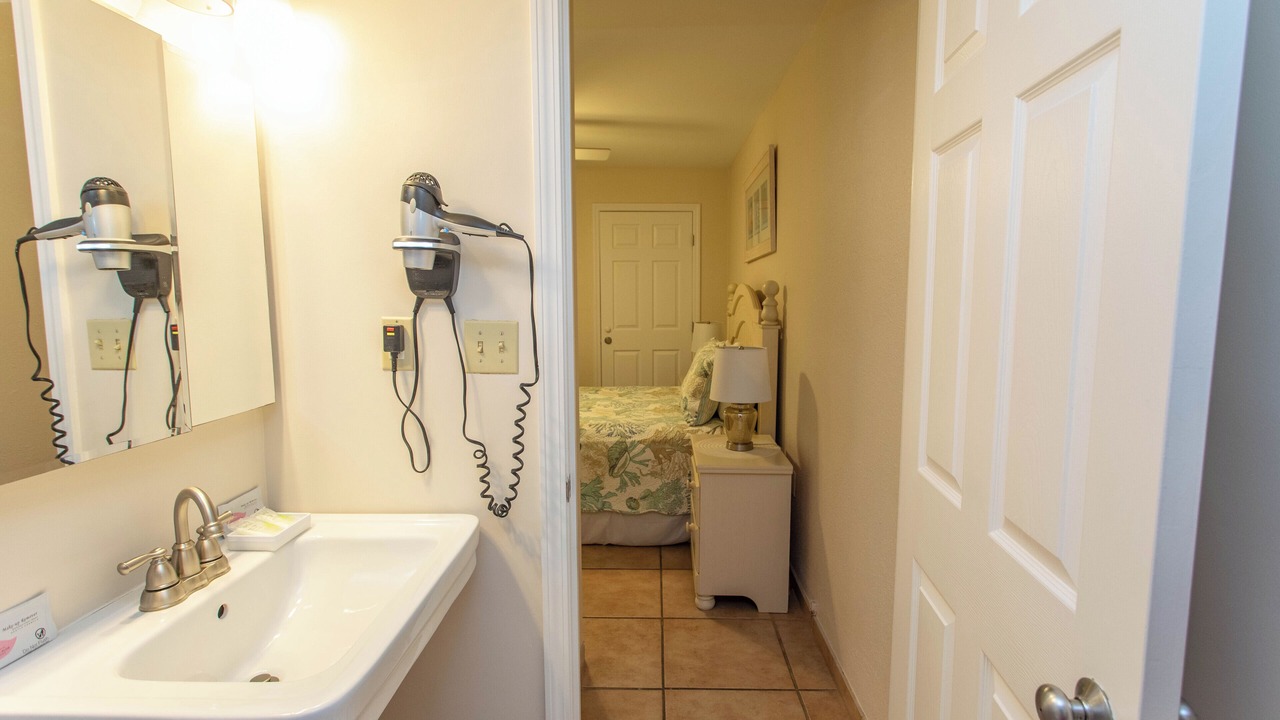 Photo of Bathroom in Garden City
