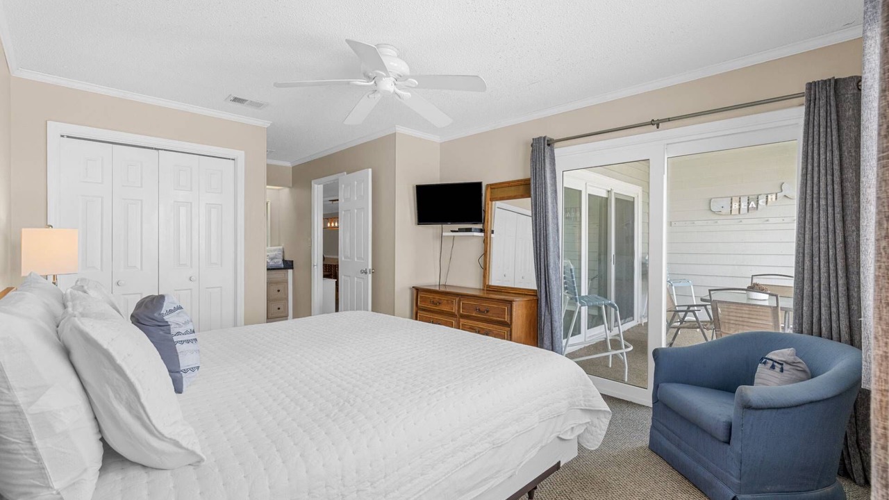 Photo of Bedroom in Surfside Beach
