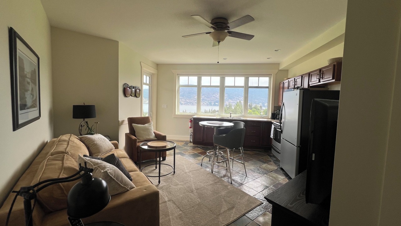 Photo of Livingroom in Okanagan-Similkameen