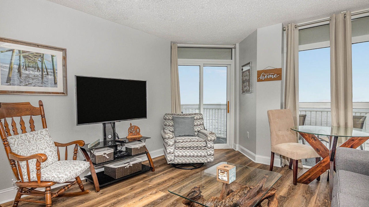 Photo of Livingroom in Crescent Beach