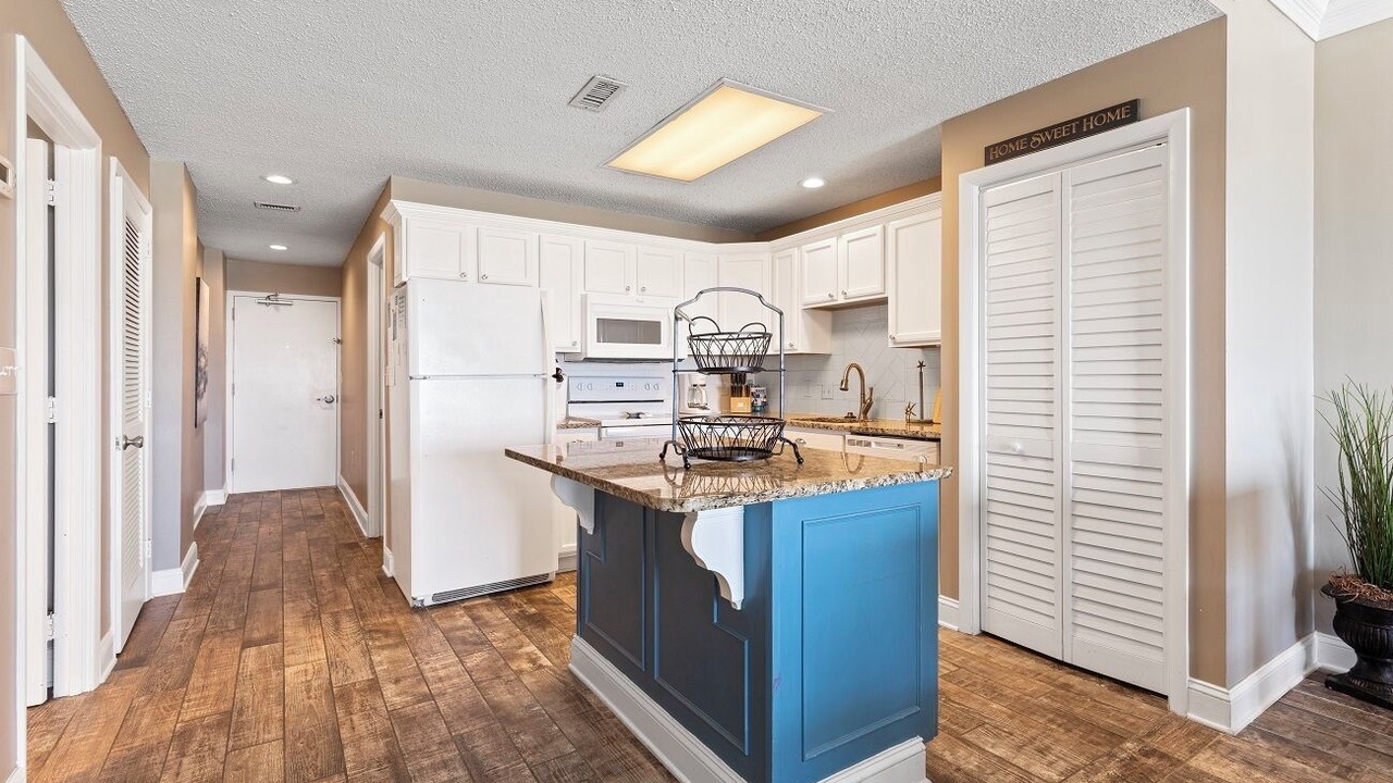 Photo of Kitchen in Cherry Grove Beach