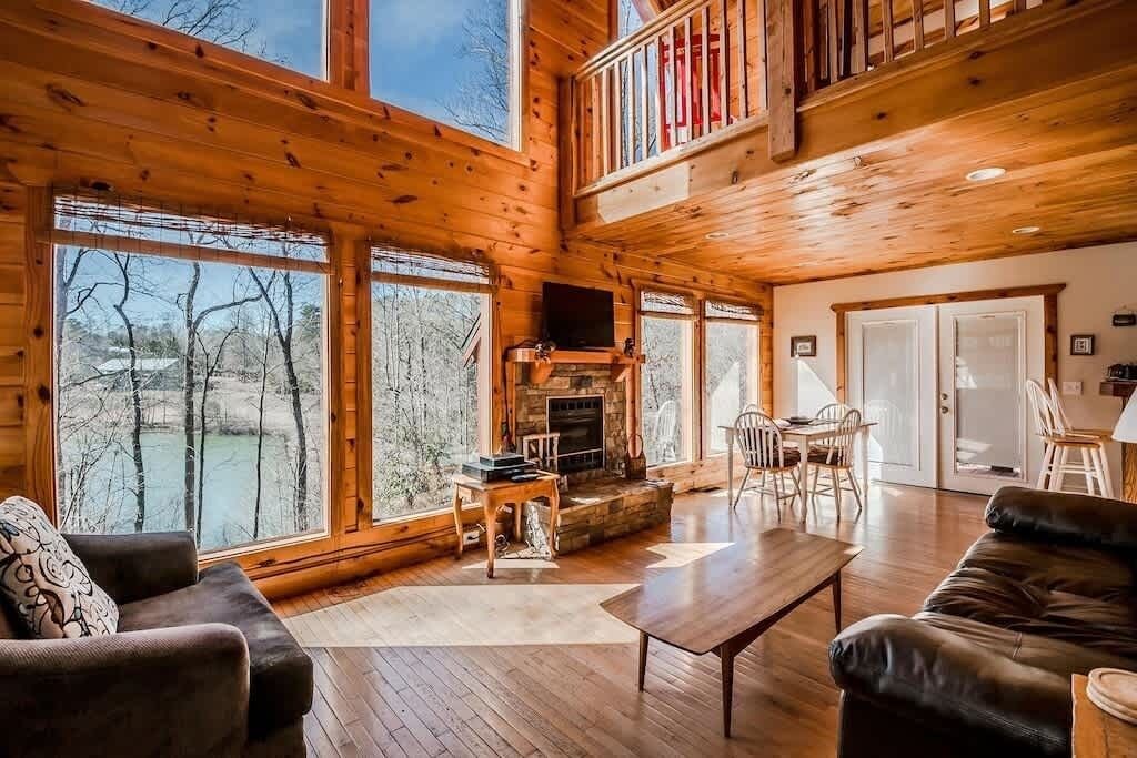 Photo of Livingroom in Cleveland
