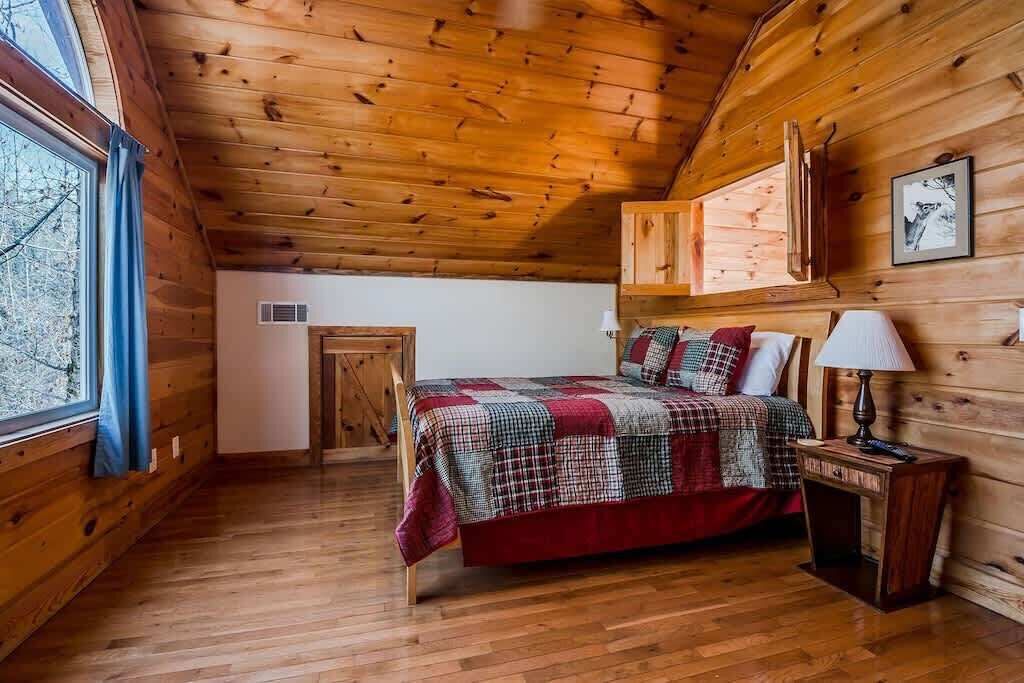 Photo of Bedroom in Cleveland