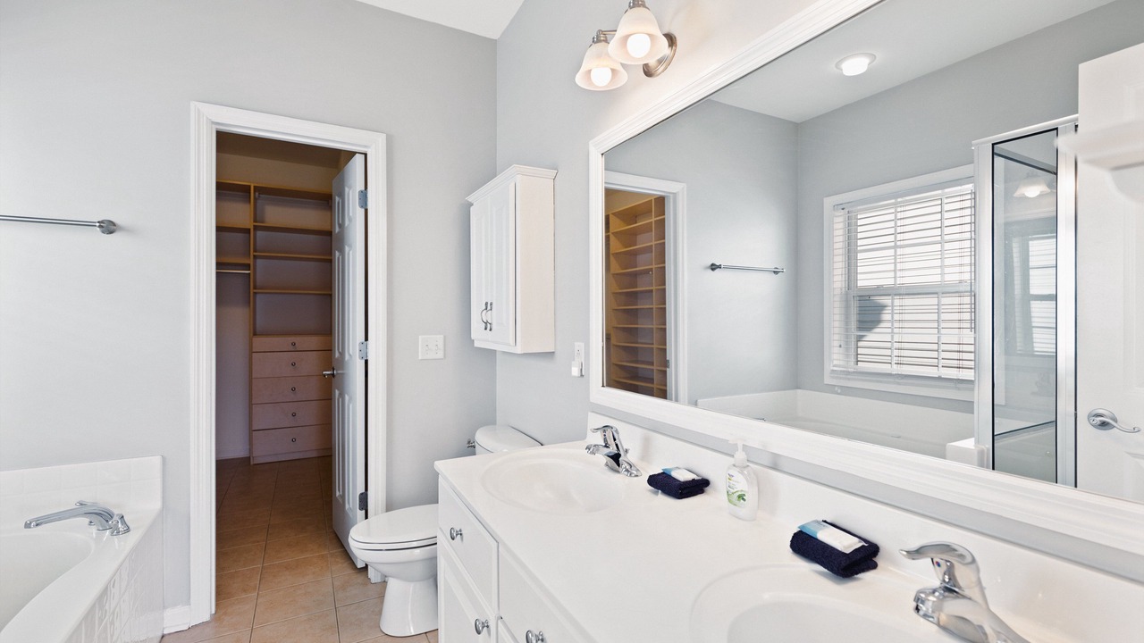 Photo of Bathroom in Waters Edge