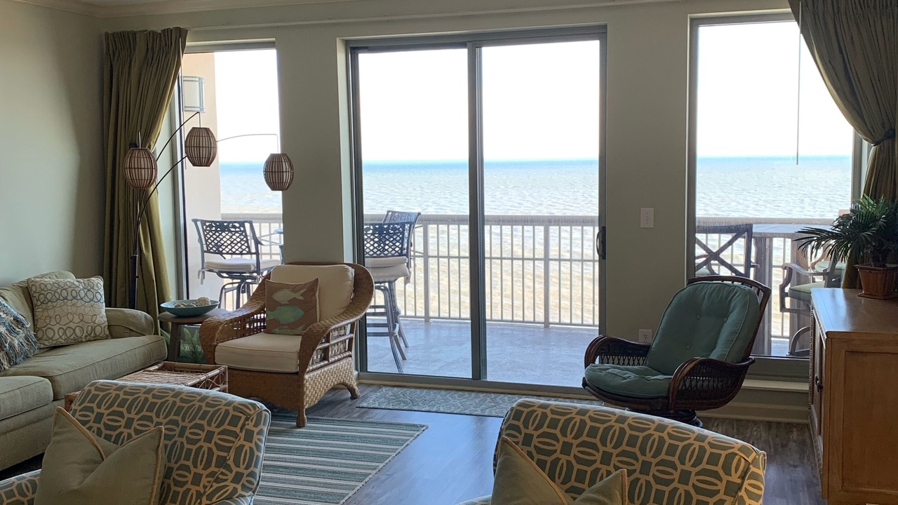 Photo of Livingroom in Arcadian Shores