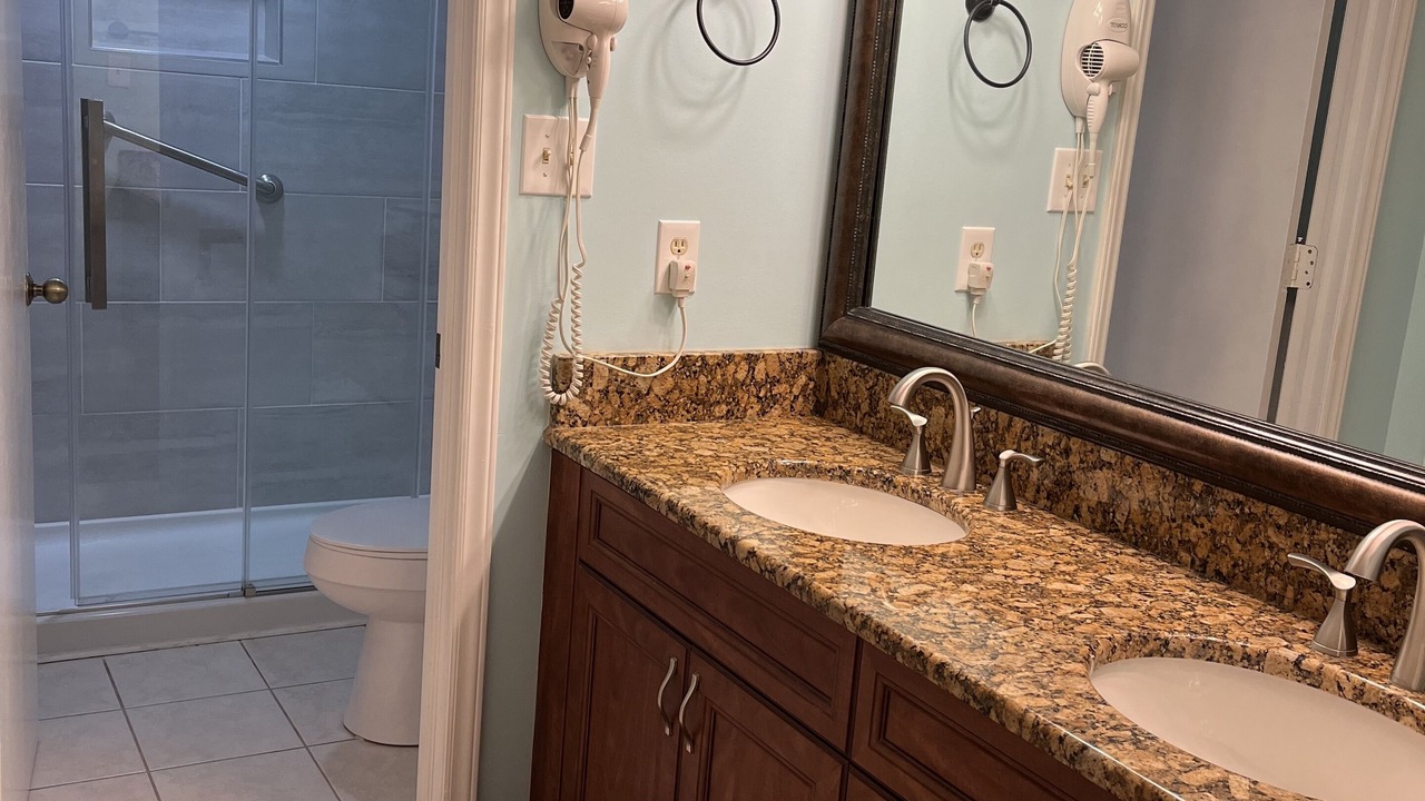 Photo of Bathroom in Arcadian Shores