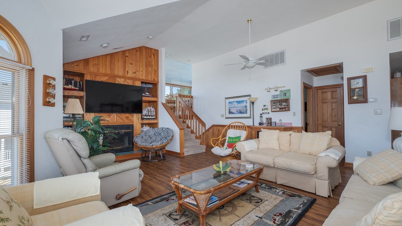 Photo of Livingroom in Monteray Shores