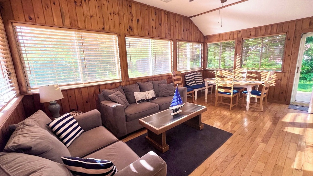 Photo of Livingroom in Narragansett