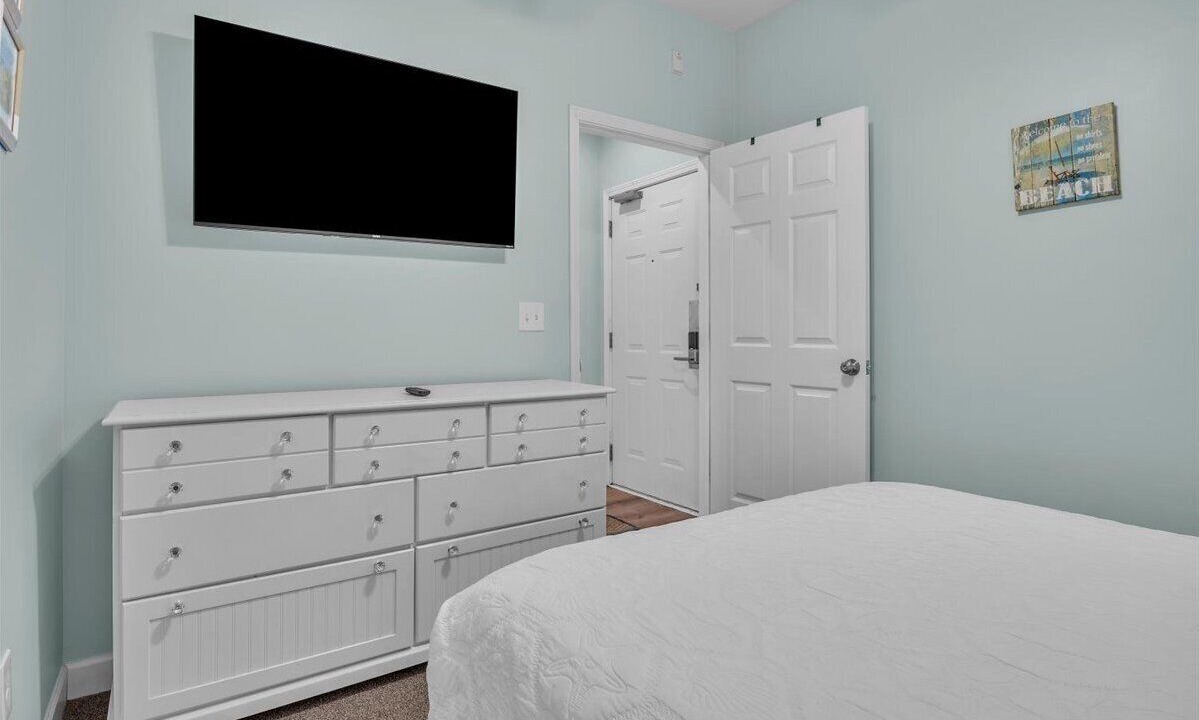 Photo of Bedroom in Cherry Grove Beach