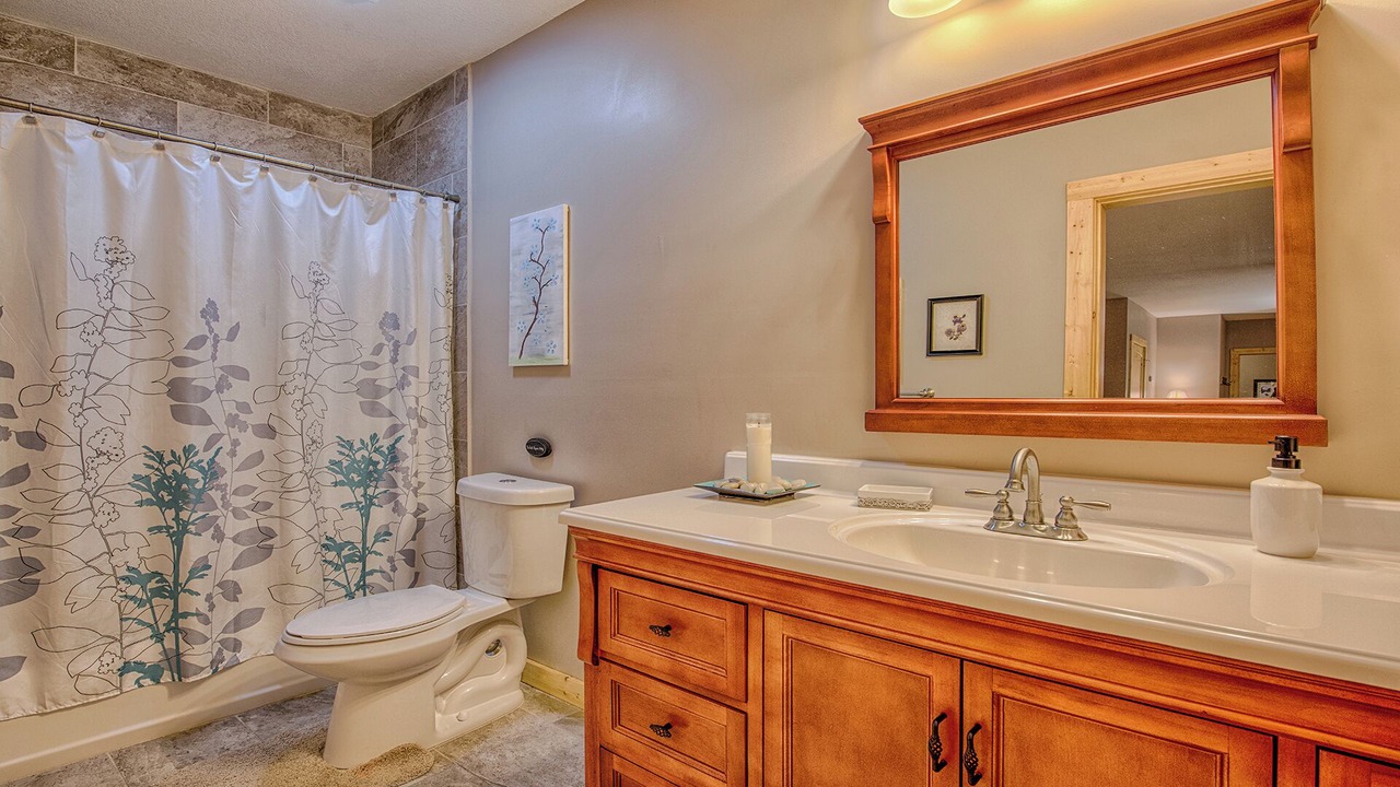 Photo of Bathroom in Cataloochee Ranch