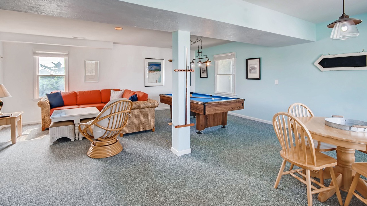 Photo of Bedroom in Wind Over Waves