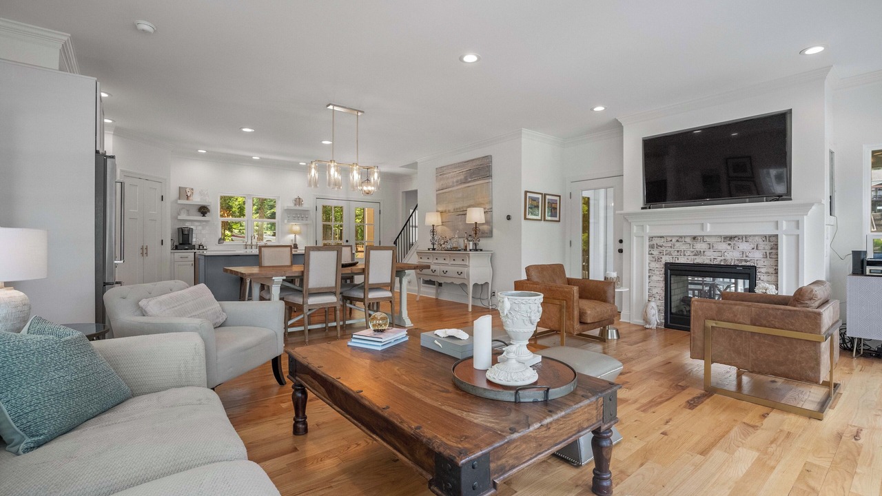 Photo of Livingroom in Dixie - Berryhill