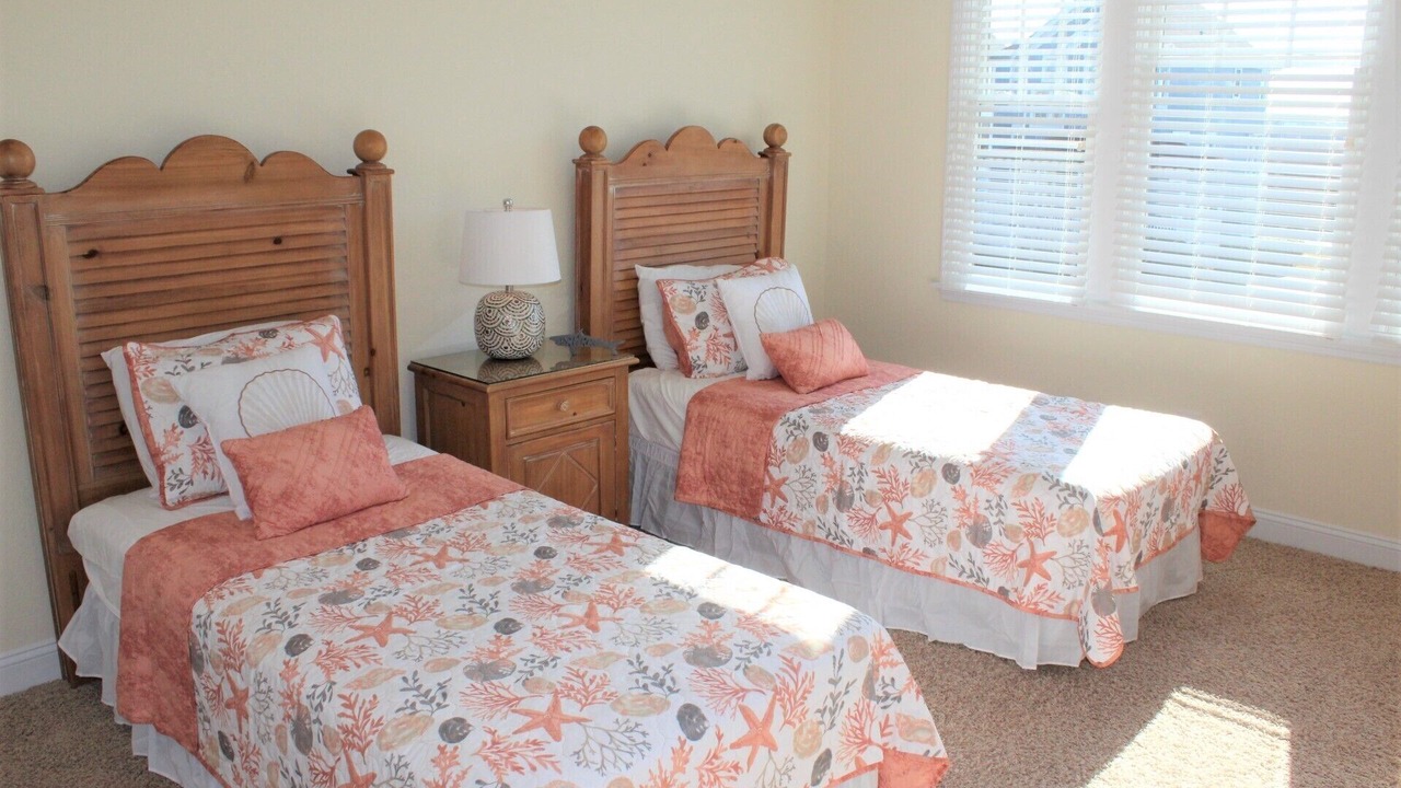 Photo of Bedroom in Manteo