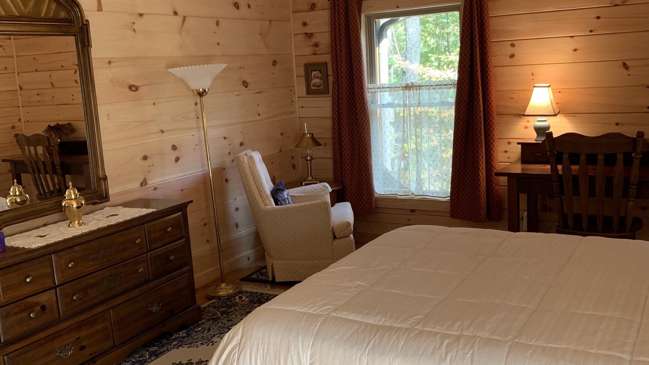 Photo of Bedroom in Saluda