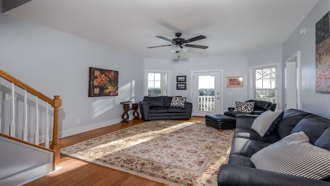 Photo of Livingroom in Hendersonville