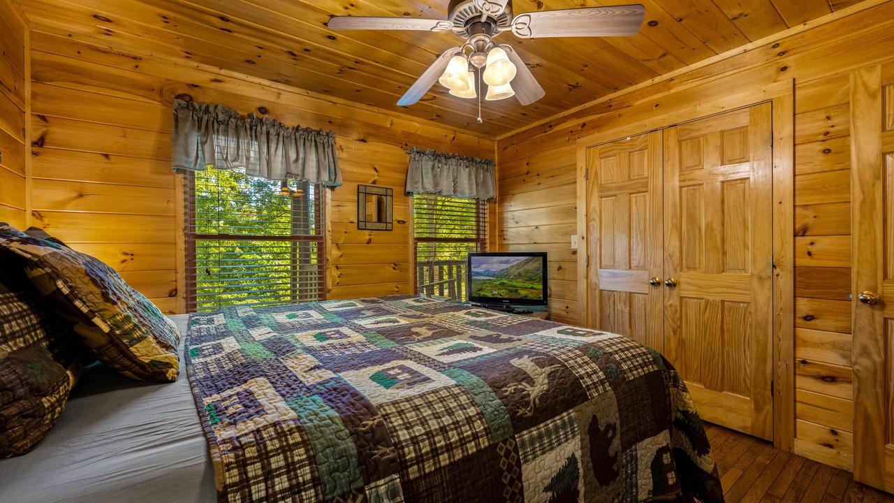 Photo of Bedroom in Wears Valley