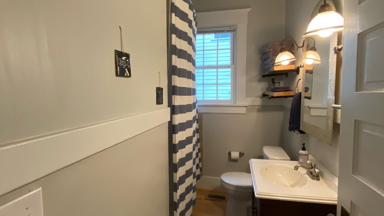 Photo of Bathroom in Midtown