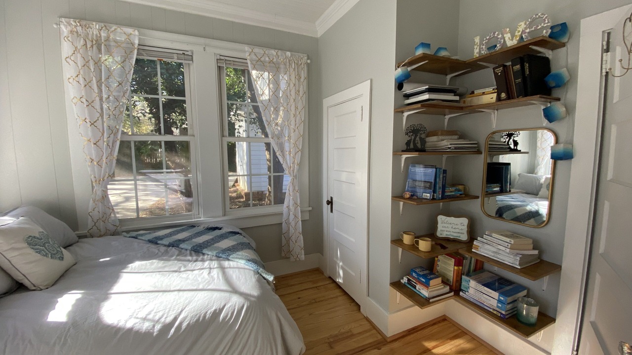 Photo of Bedroom in Midtown