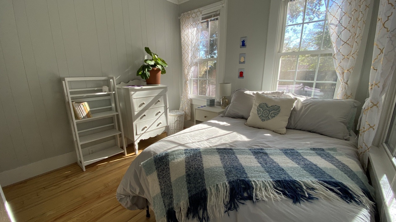 Photo of Bedroom in Midtown