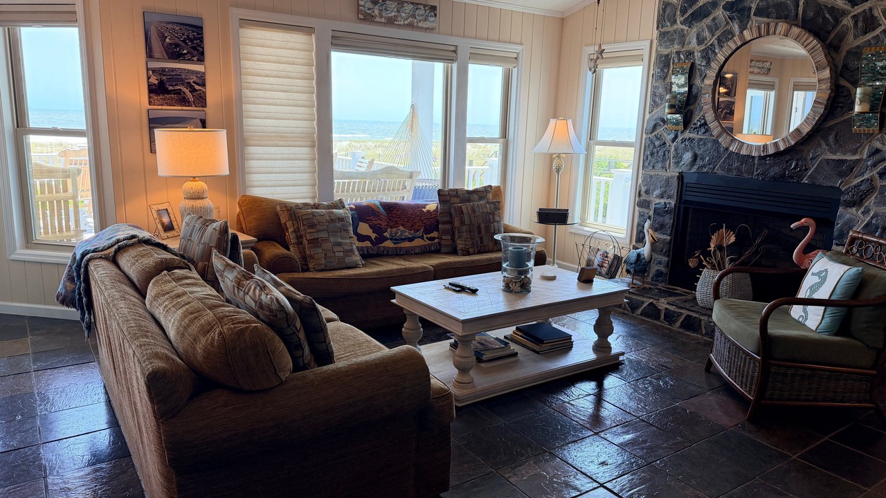 Photo of Livingroom in Holden Beach
