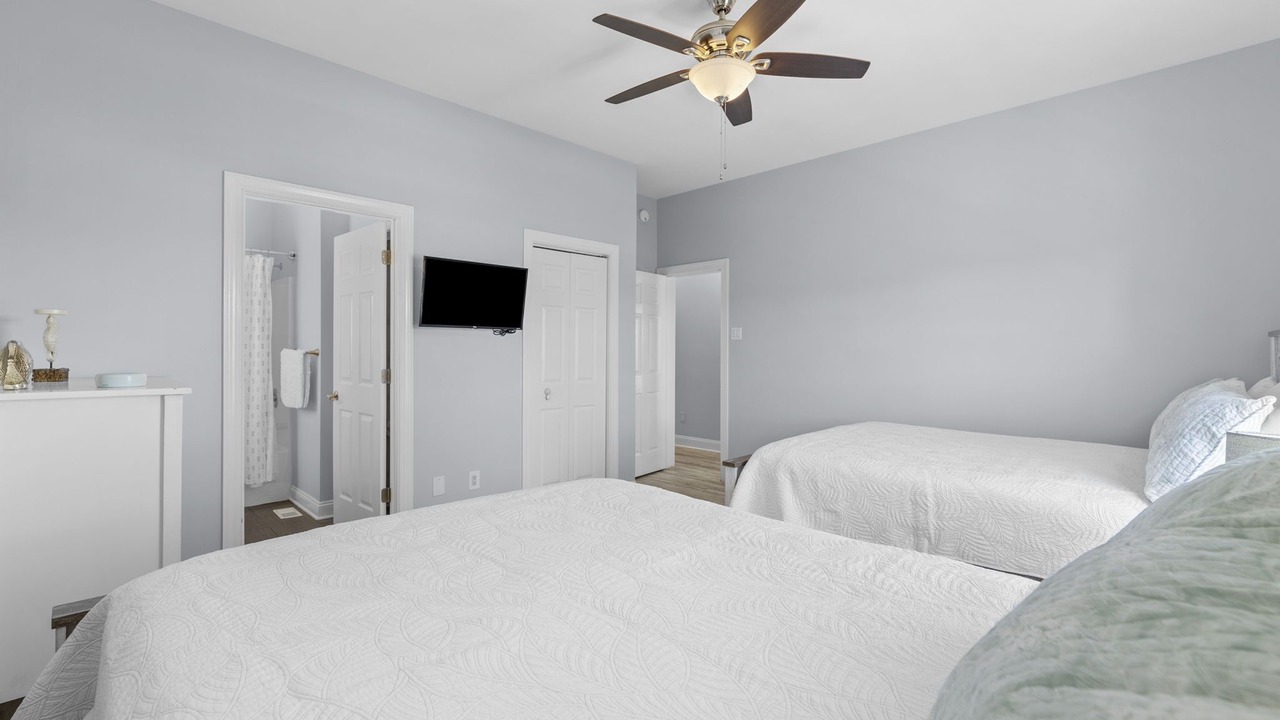 Photo of Bedroom in Cherry Grove Beach
