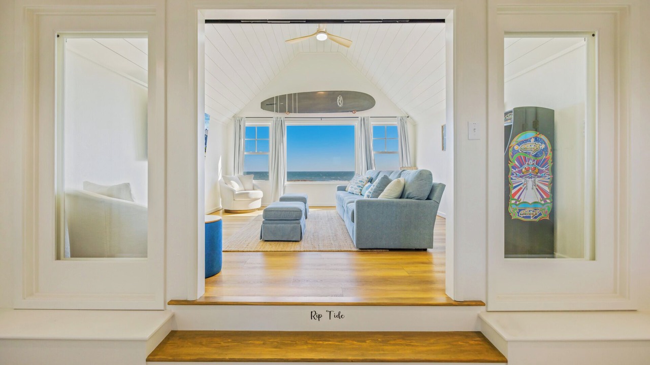Photo of Bedroom in Waves