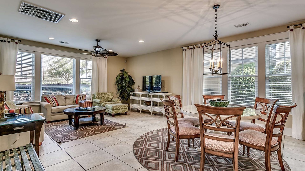 Photo of Livingroom in Windy Hill