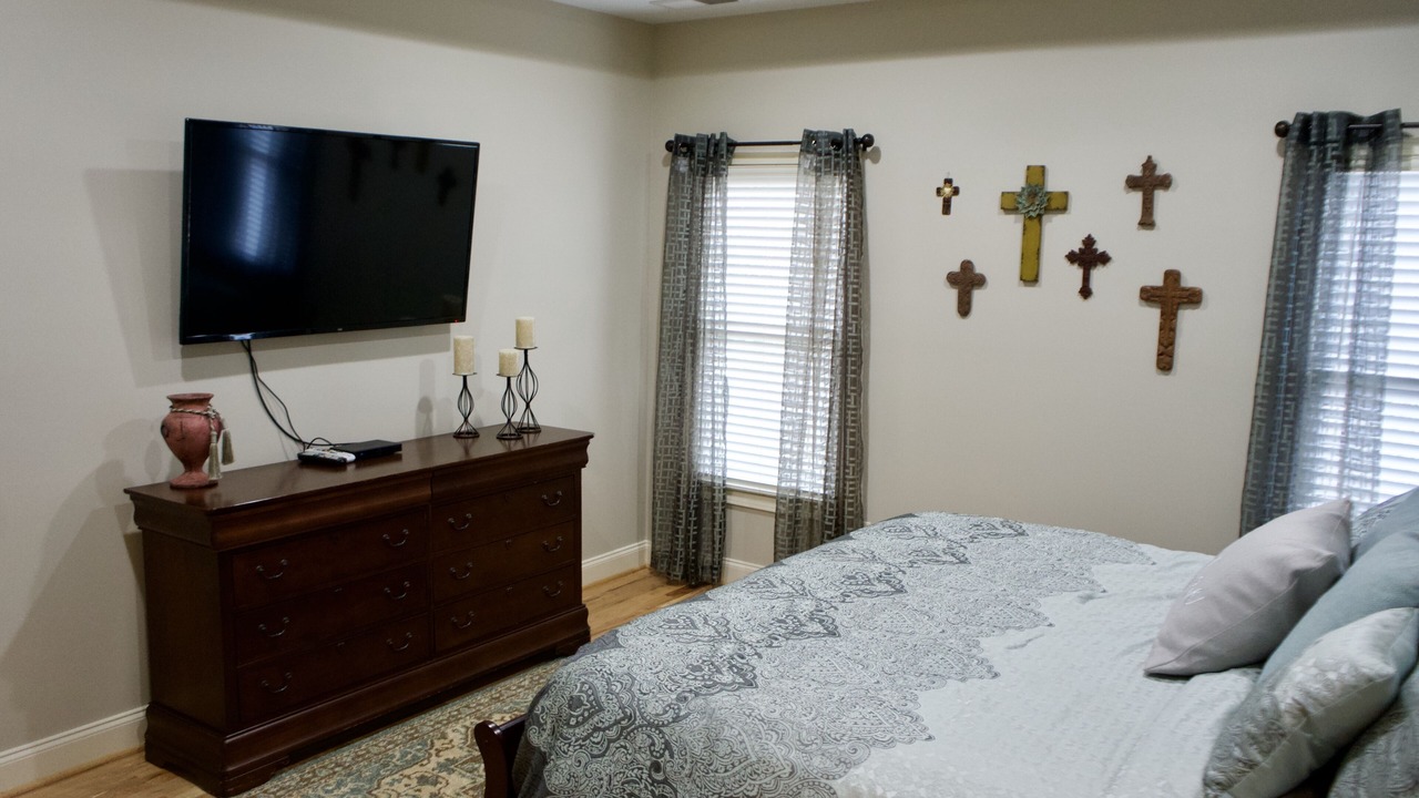 Photo of Bedroom in Dahlonega