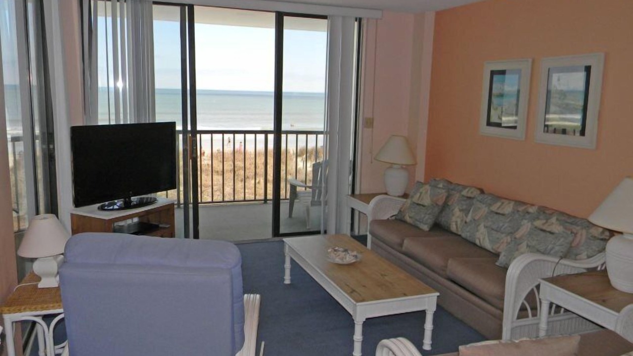 Photo of Livingroom in Crescent Beach