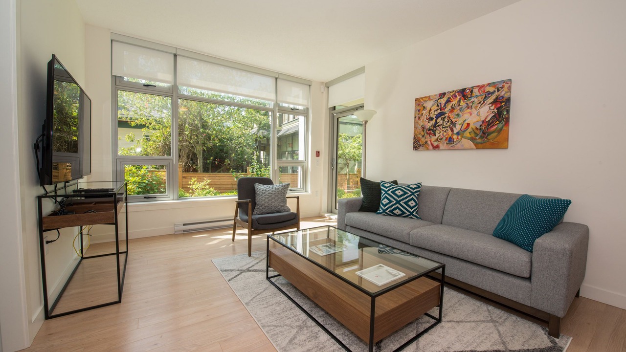 Photo of Livingroom in James Bay