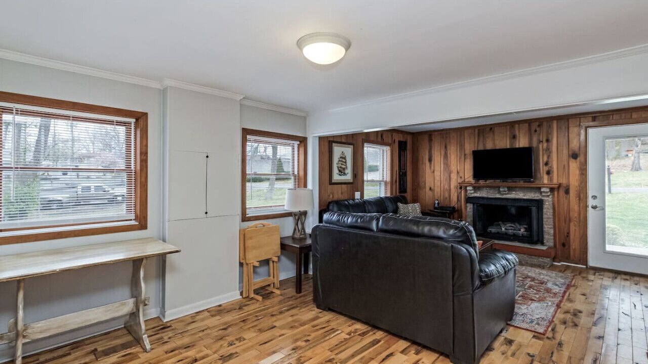 Photo of Livingroom in Mount Juliet