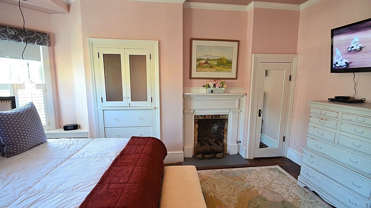 Photo of Bedroom in Beach Institute