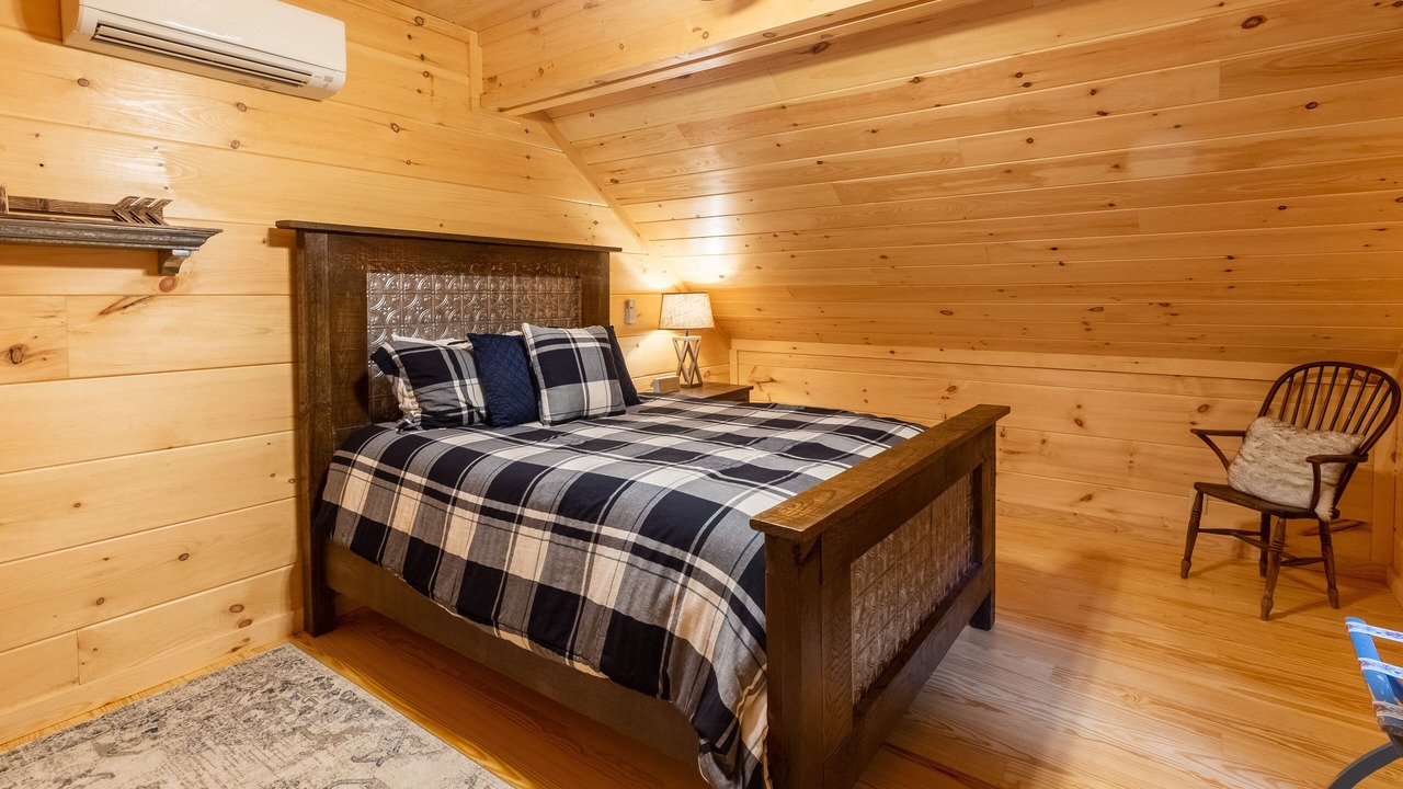 Photo of Bedroom in Tuckasegee