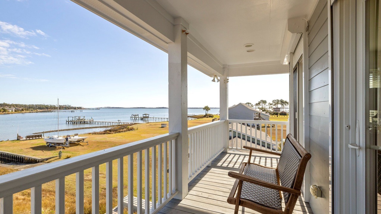 Photo of Patio Balcony in Straits