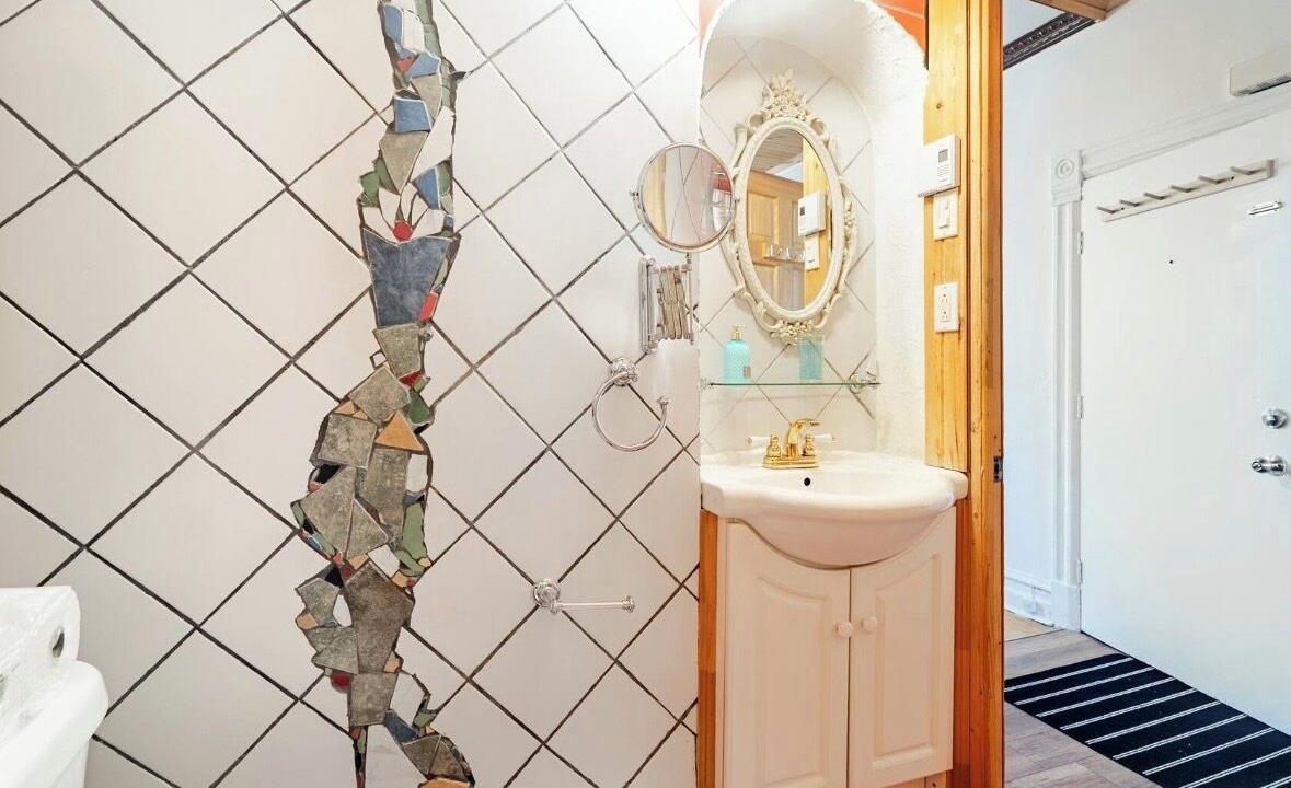 Photo of Bathroom in Hochelaga