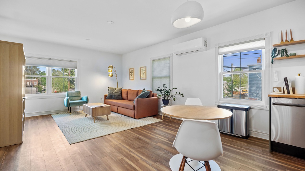 Photo of Livingroom in Church Hill